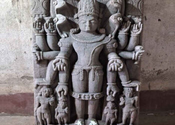 12 Hands Vishnu