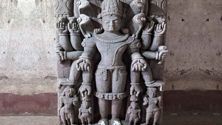 12 Hands Vishnu